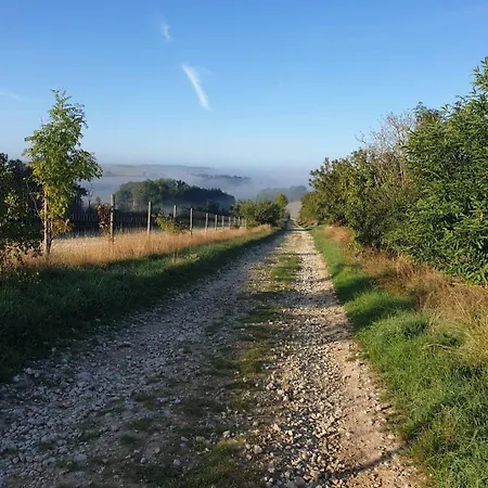 Hébergement de vacances French Countryside Near Paris! *